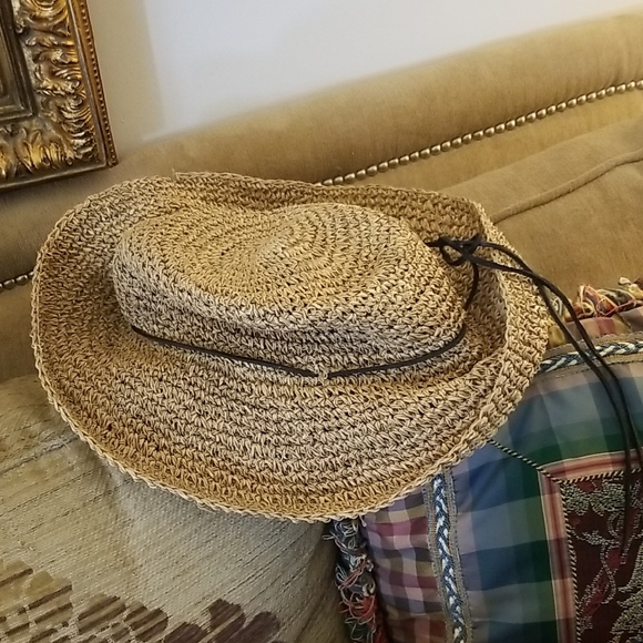Stylish Straw Hat with Black Leather Cord!!!  Brought to You By Panama Jack!!! - Picture 1 of 5